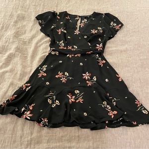 🚨Last Call Jan 9🚨 Floral mini dress